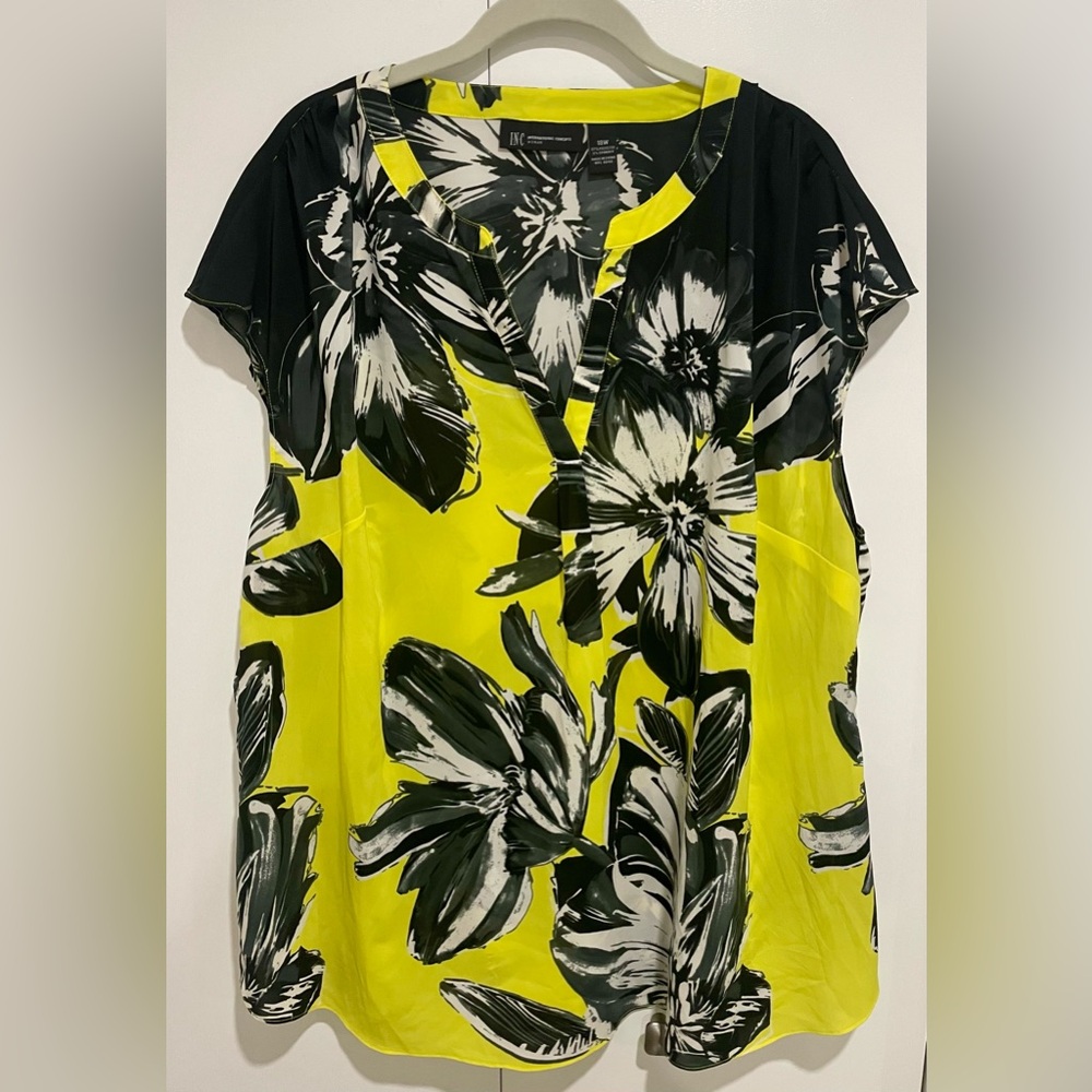 INC women Black and Yellow Plus size 18W Blouse